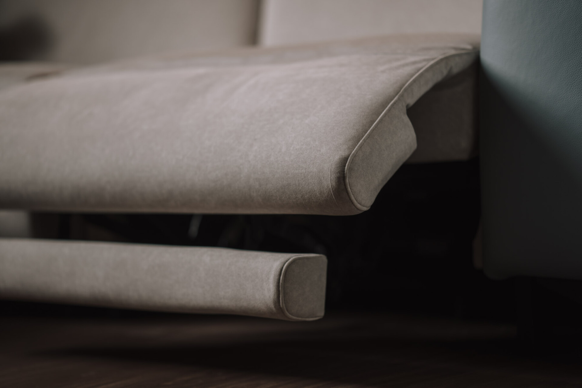 圖2-思拓客製化沙發從頭到腳都能貼合身體，徹底放鬆身心（圖片來源：思拓）
